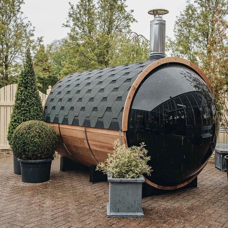 Sauna in legno con certificato CE, capacità 4-8 persone, design esterno a botte e stufa a legna