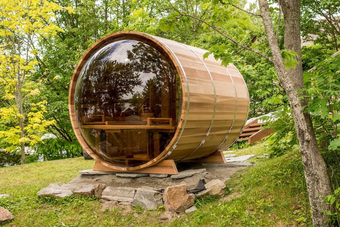 Sauna in legno con certificato CE, capacità 4-8 persone, design esterno a botte e stufa a legna